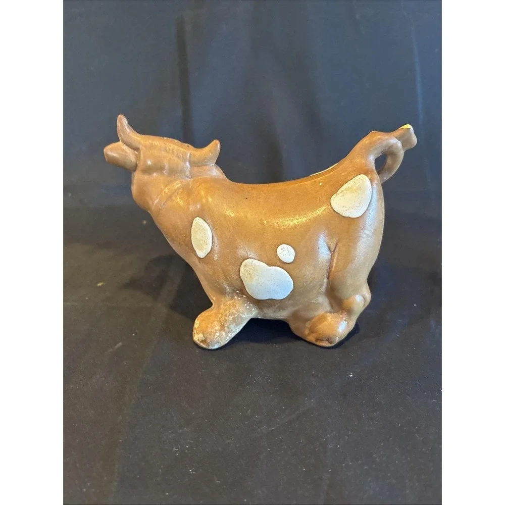 Twin Winton Brown Cow Pepper Shaker – 3 Hole Top – Vintage Ceramic Figurine